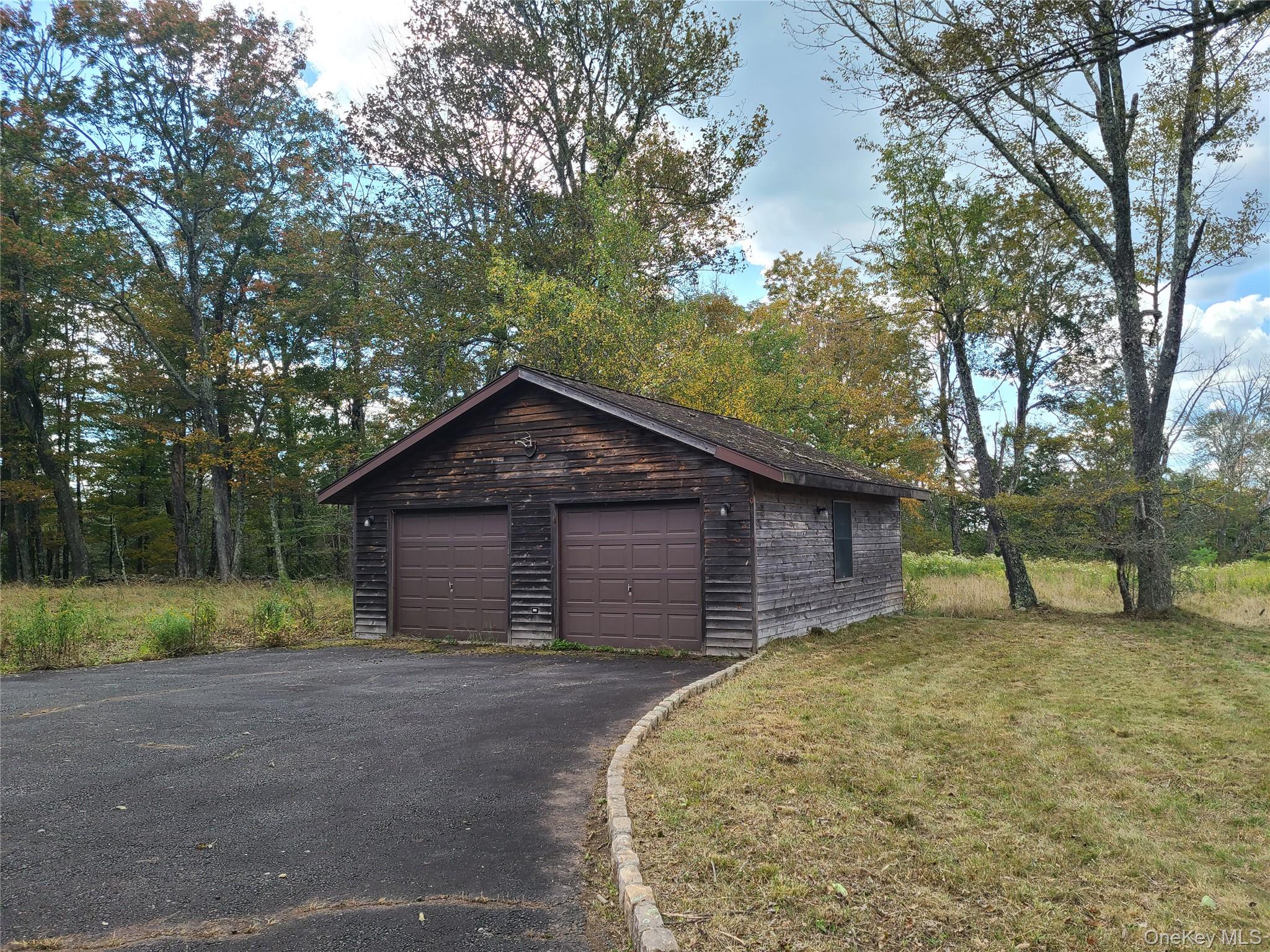 118 Hilltop Road – For Sale photo 3