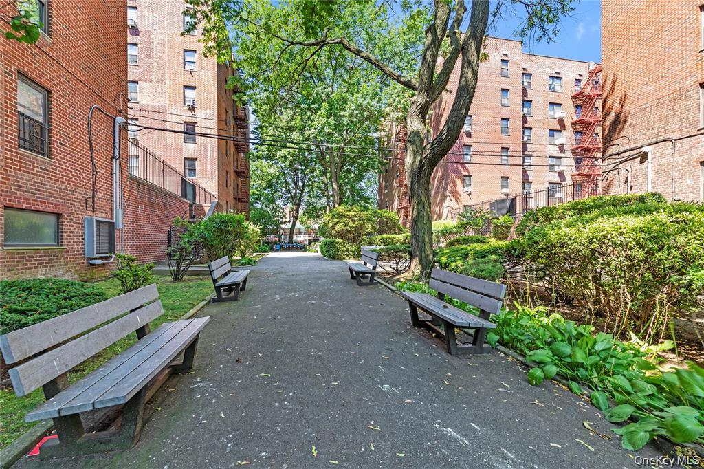 32-23 88 Street, Unit 306 photo 10