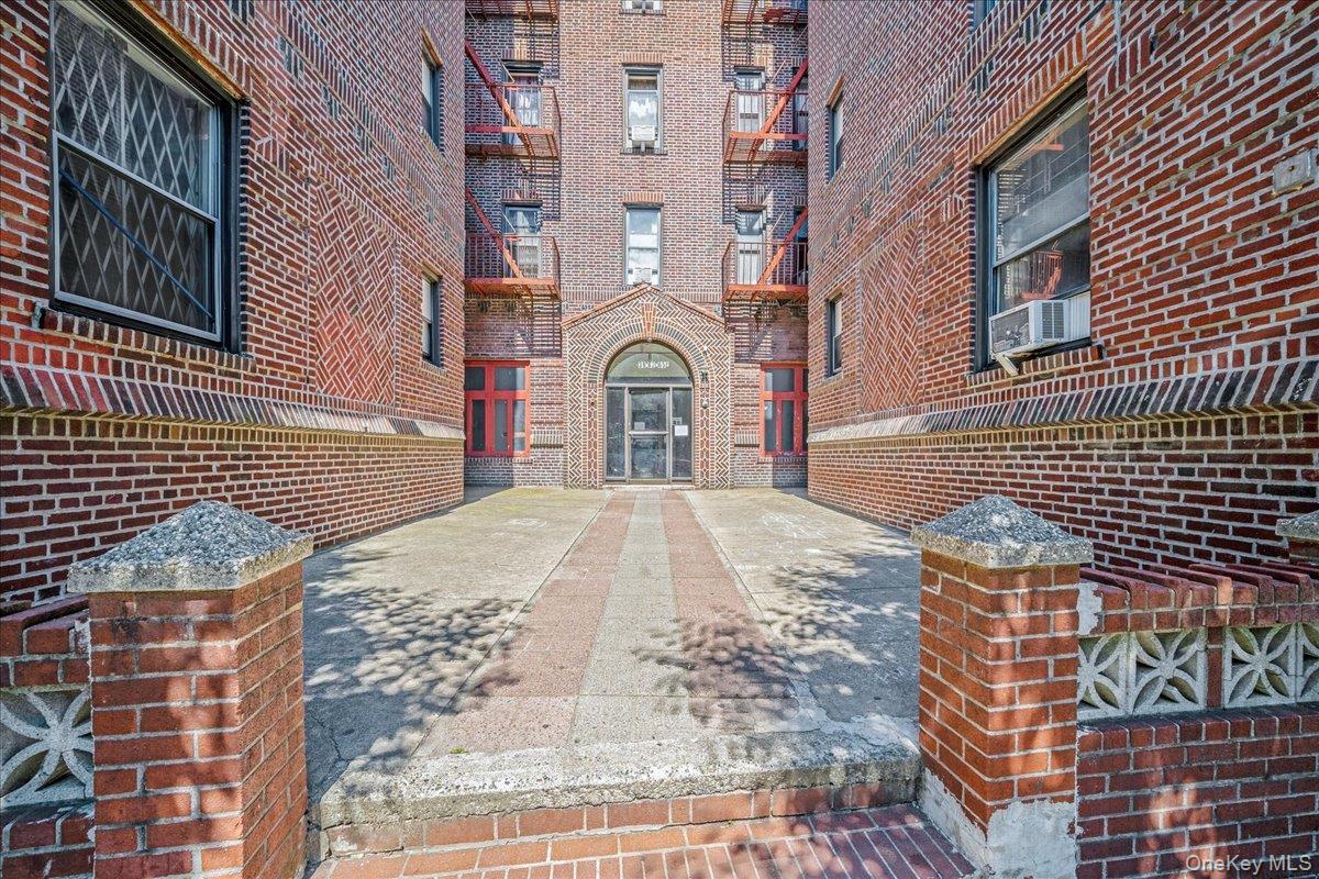 39-82 65th Place, Unit 4F photo 2