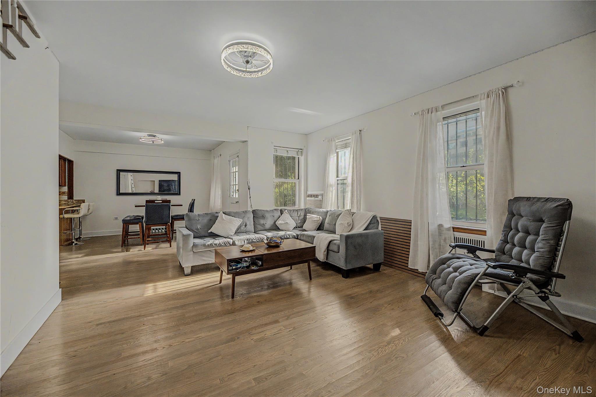 4971 Henry Hudson Parkway W, Unit 4971 photo 2