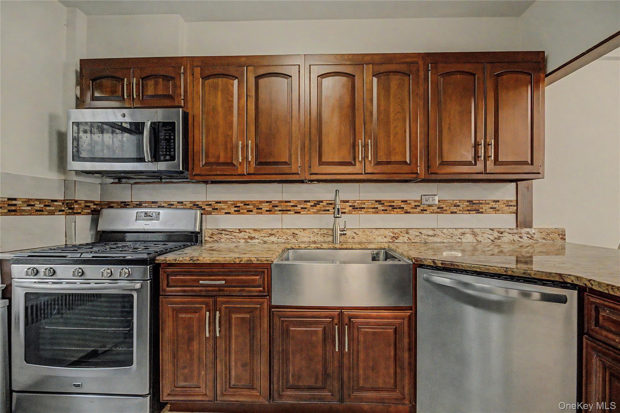 4971 Henry Hudson Parkway W, Unit 4971 photo 7