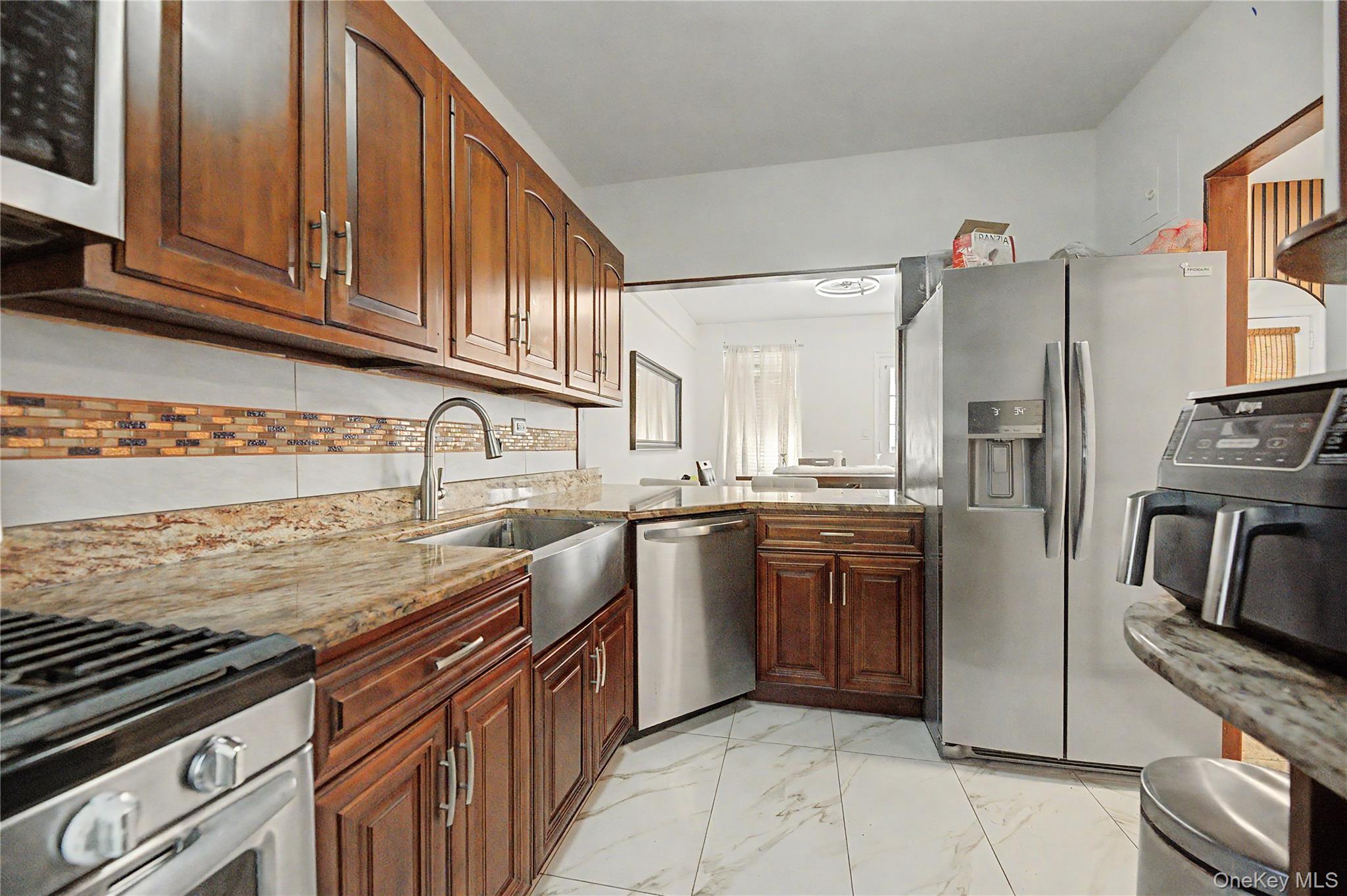 4971 Henry Hudson Parkway W, Unit 4971 photo 5