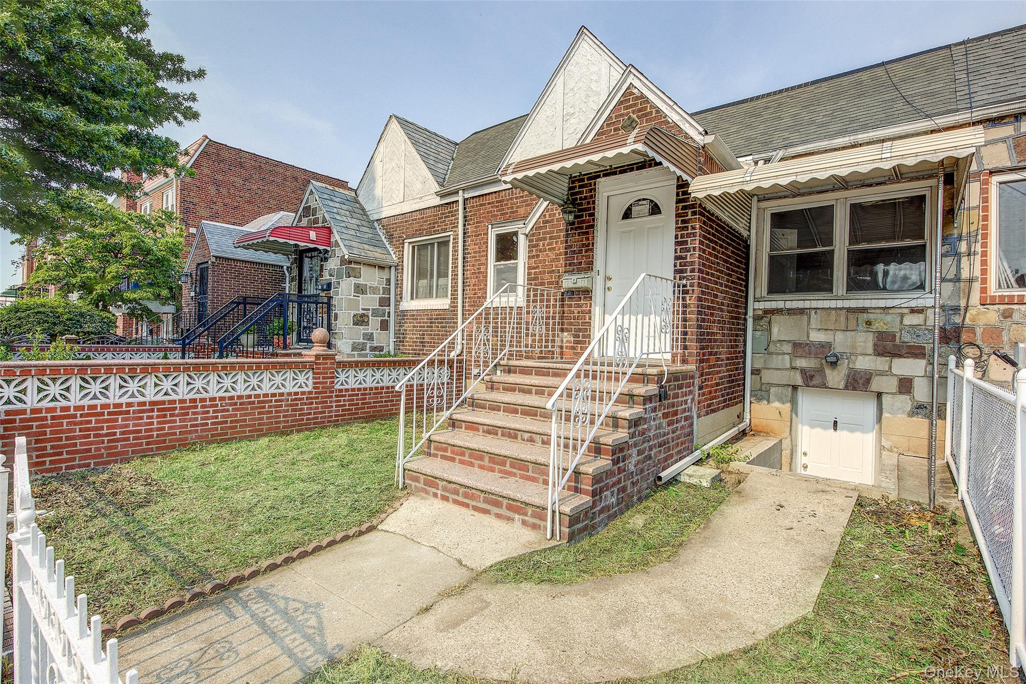 2537 89th Street – For Sale