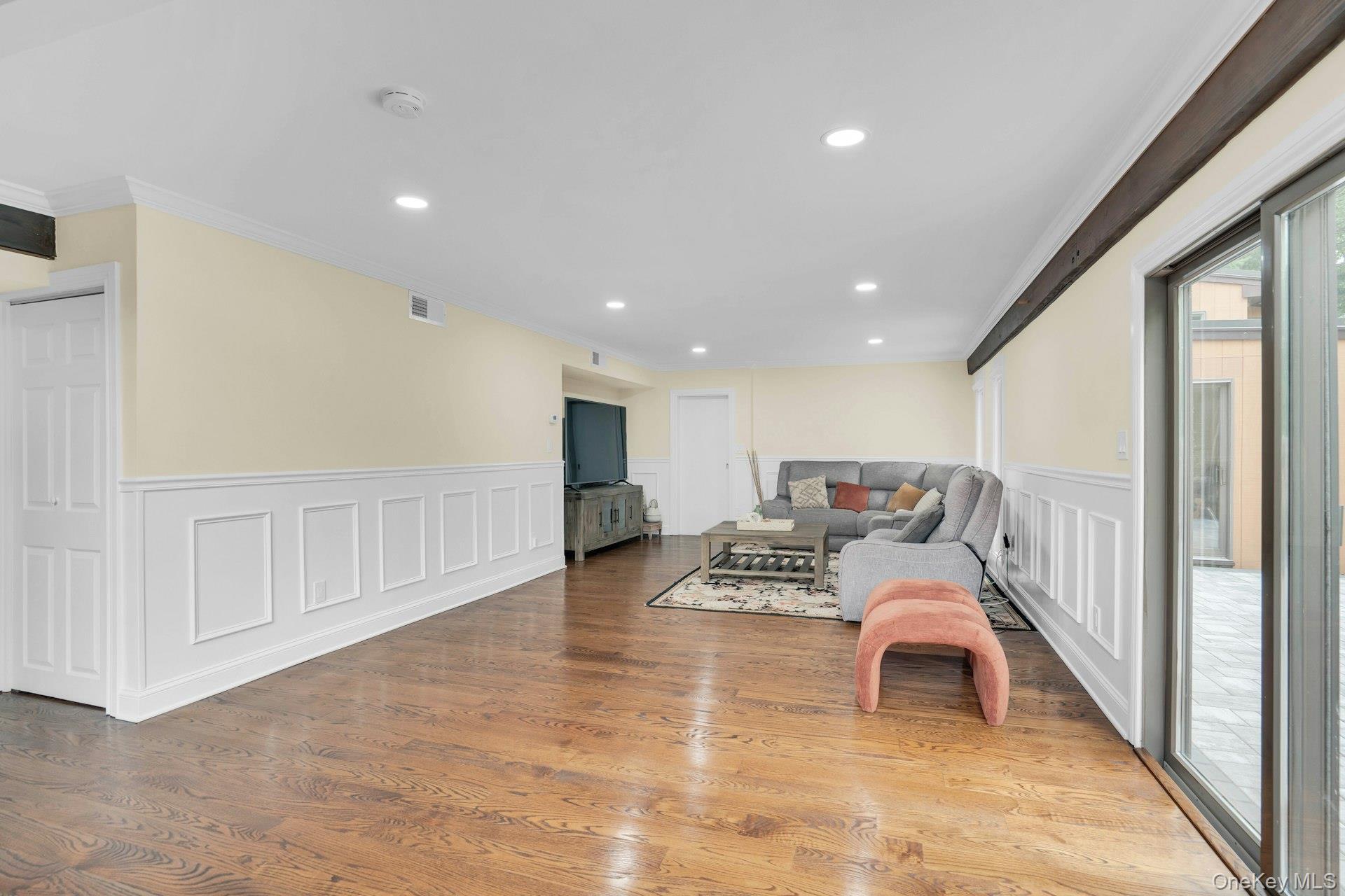 764 Vanderbilt Parkway – For Sale photo 14