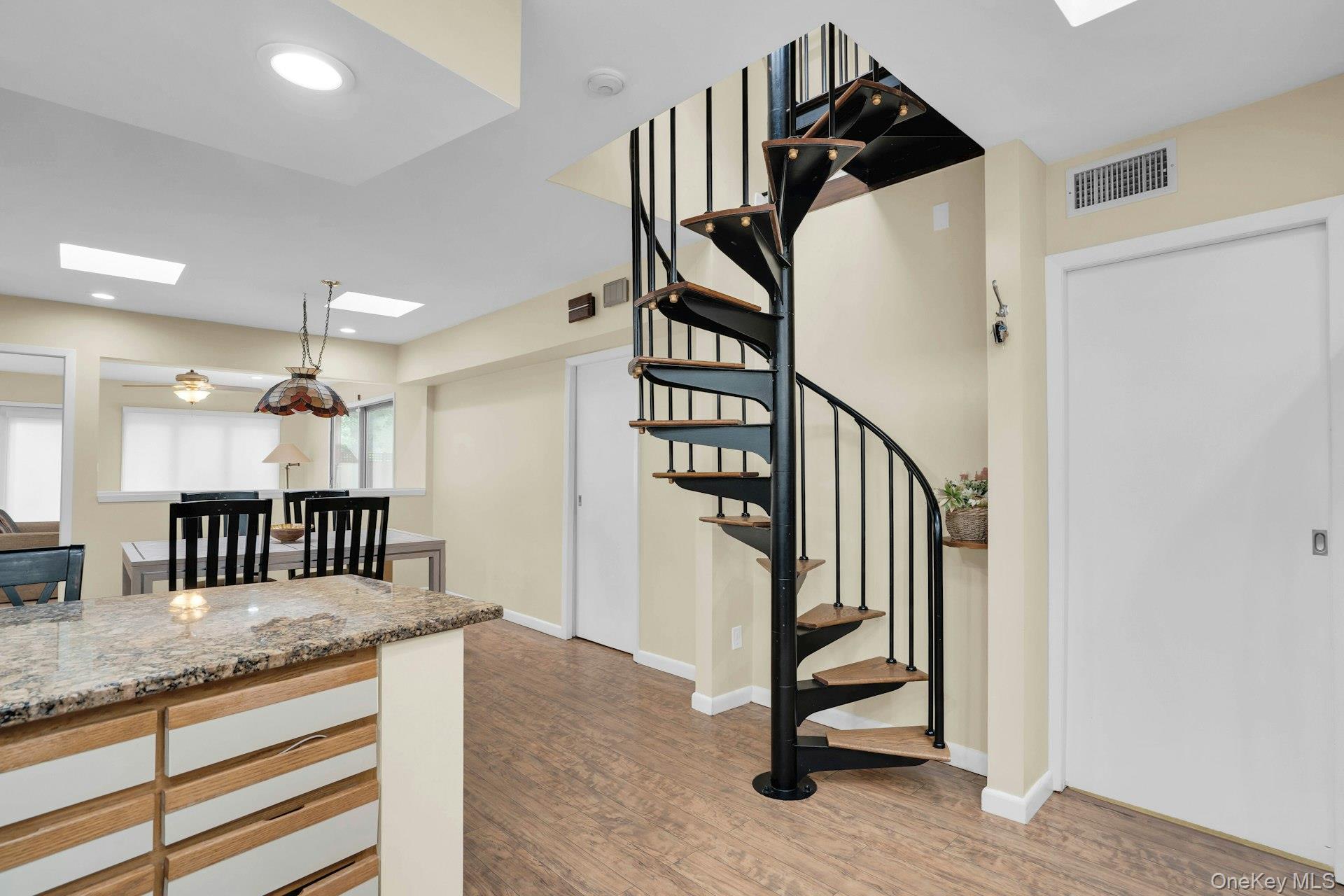 764 Vanderbilt Parkway – For Sale photo 20