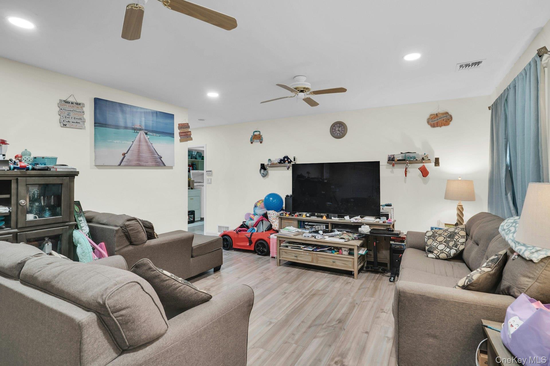 764 Vanderbilt Parkway – For Sale photo 38