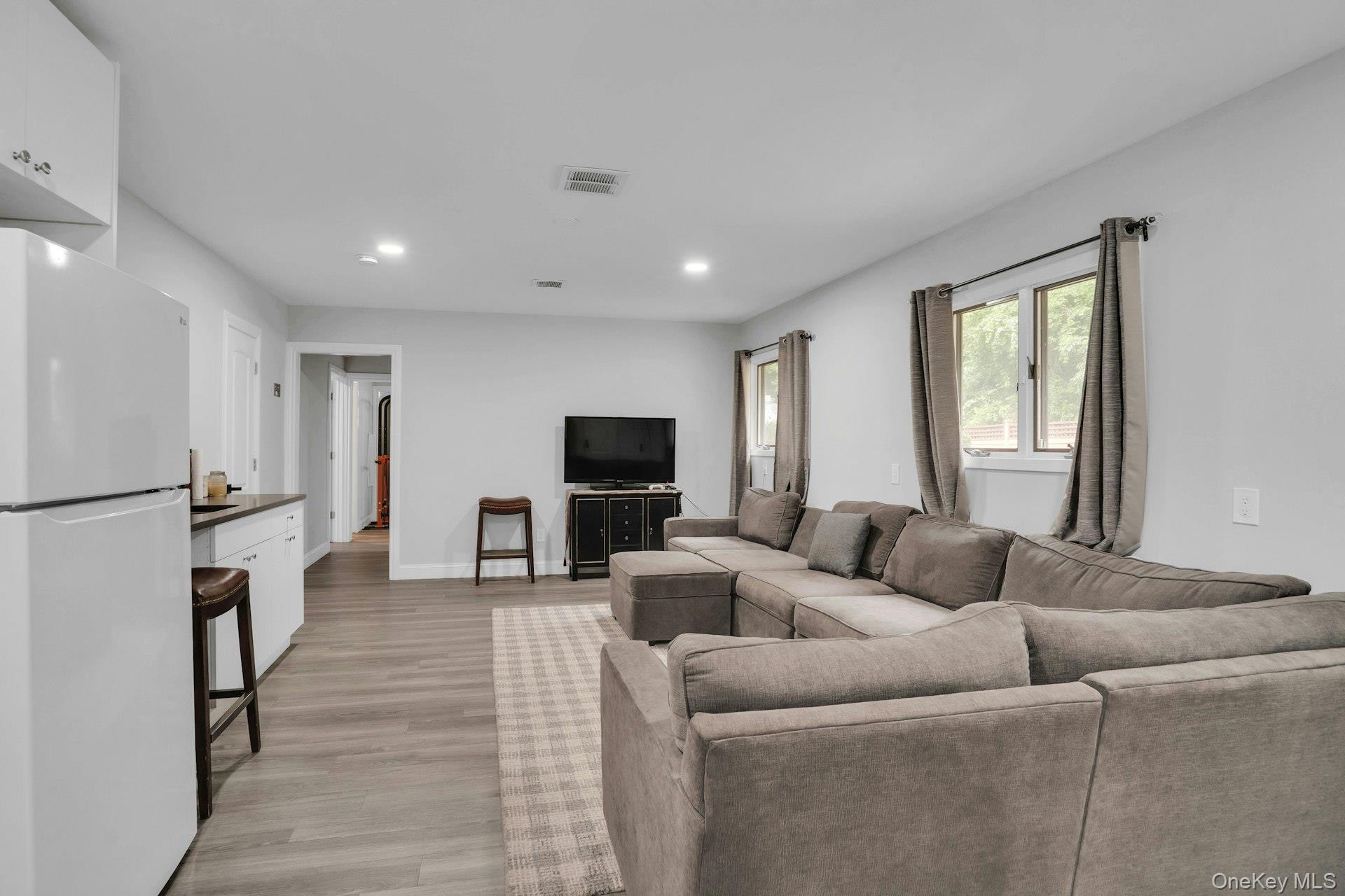 764 Vanderbilt Parkway – For Sale photo 42