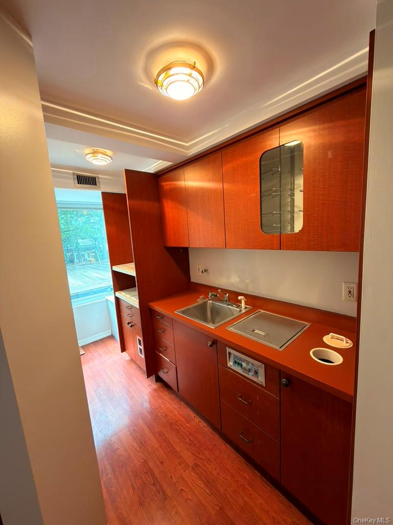 155 West 68th Street, Unit 2-27 photo 6