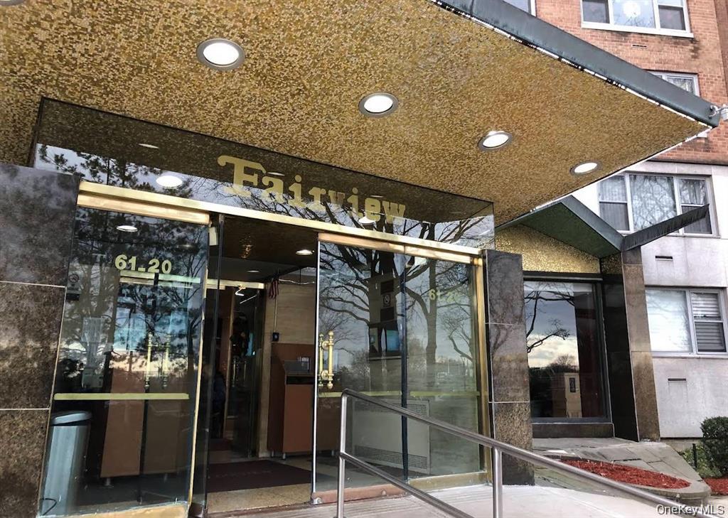 61-20 Grand Central Parkway, Unit B 1101 photo 2