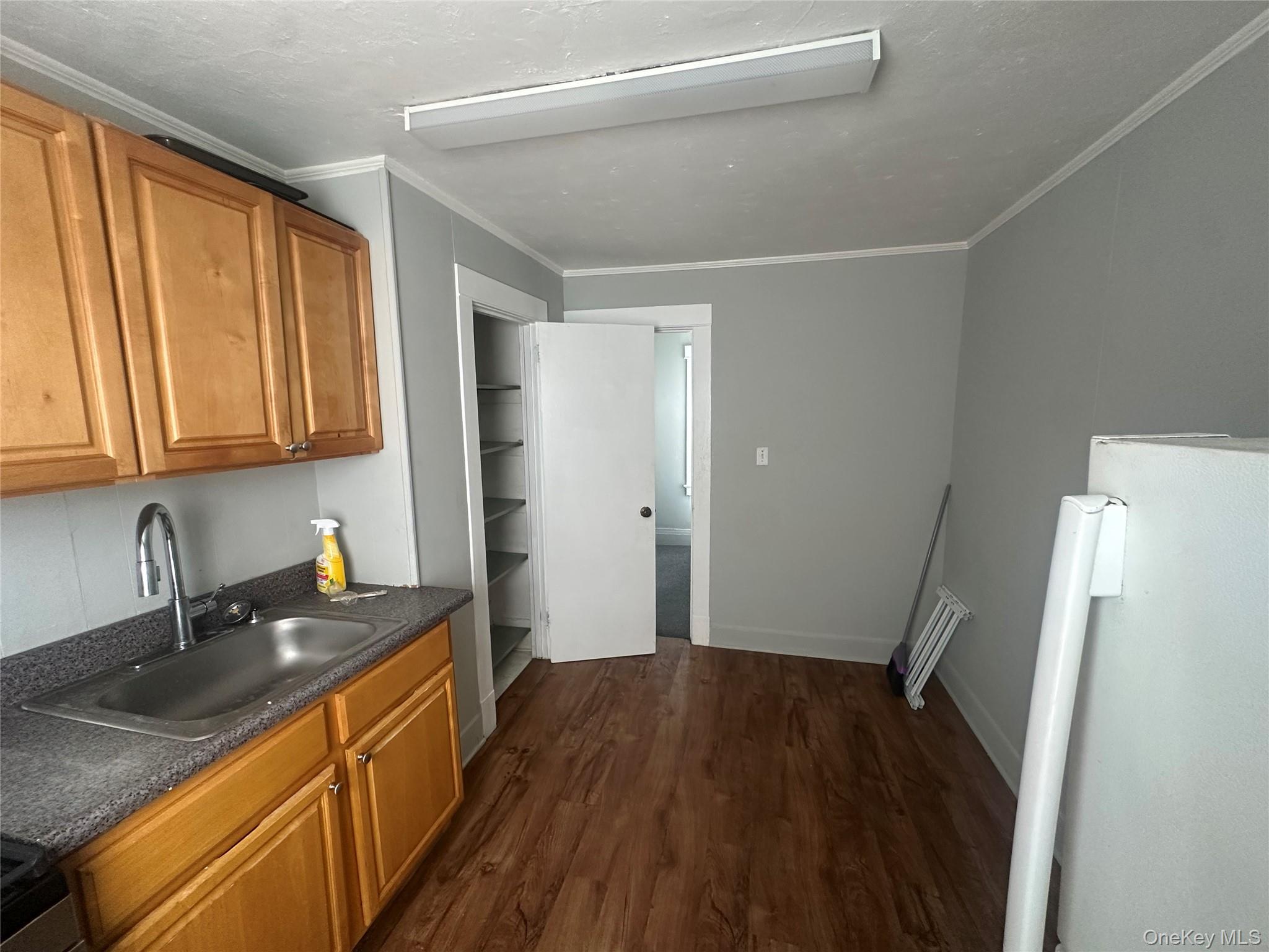 11 Post Avenue, Unit 2 photo 11