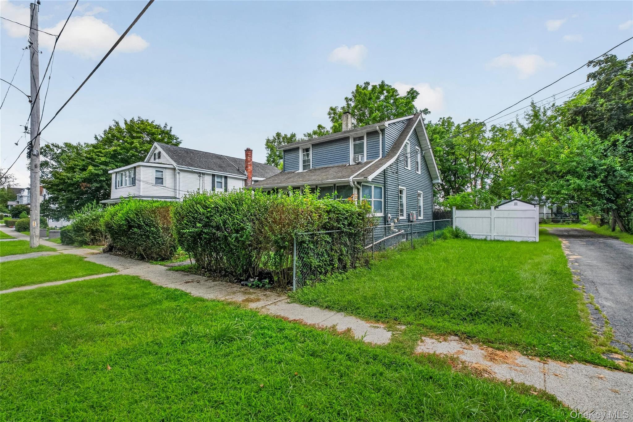 30 GLENWOOD Avenue – For Sale photo 2