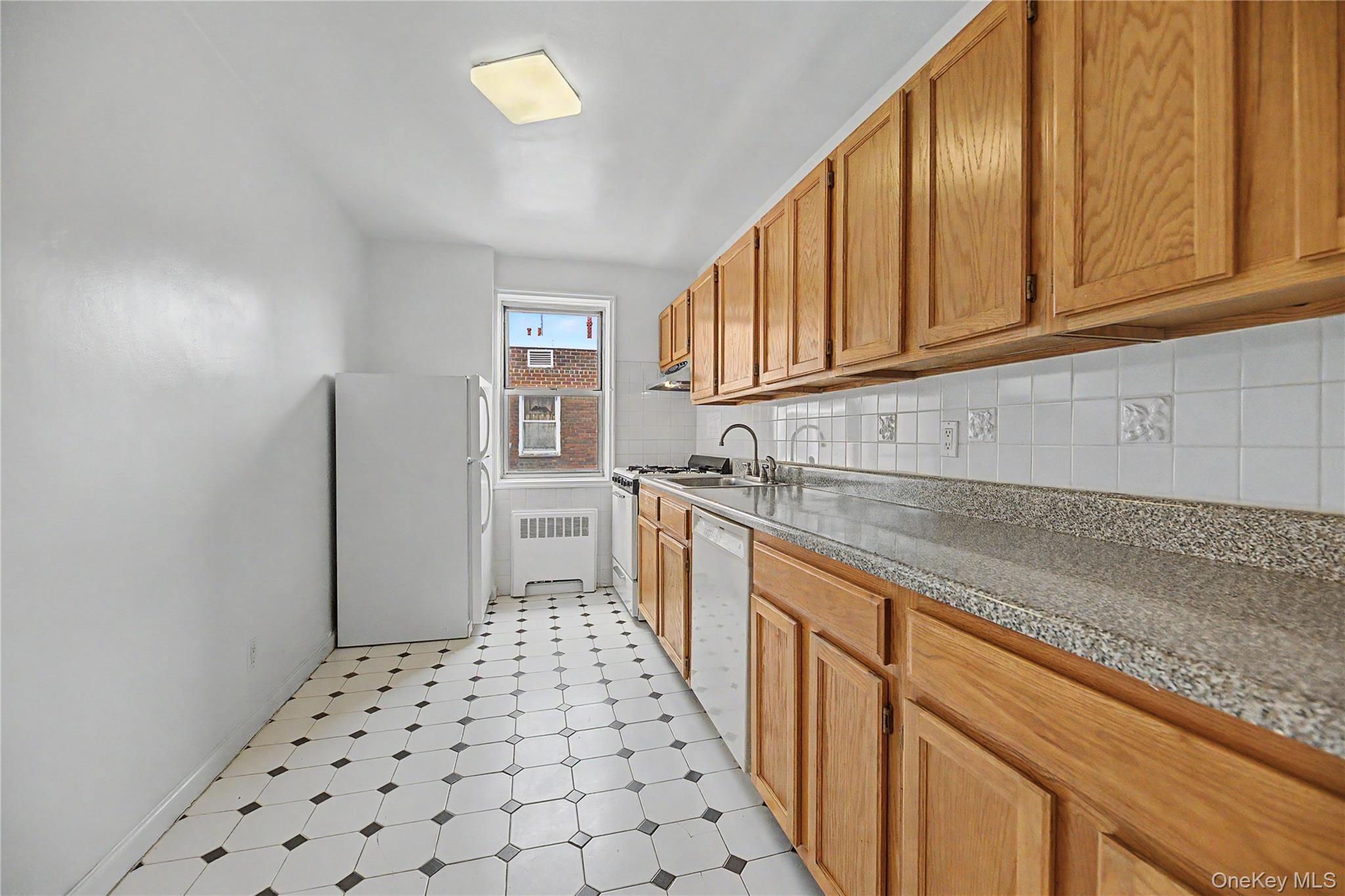 1234 Midland Avenue, Unit 6E photo 9