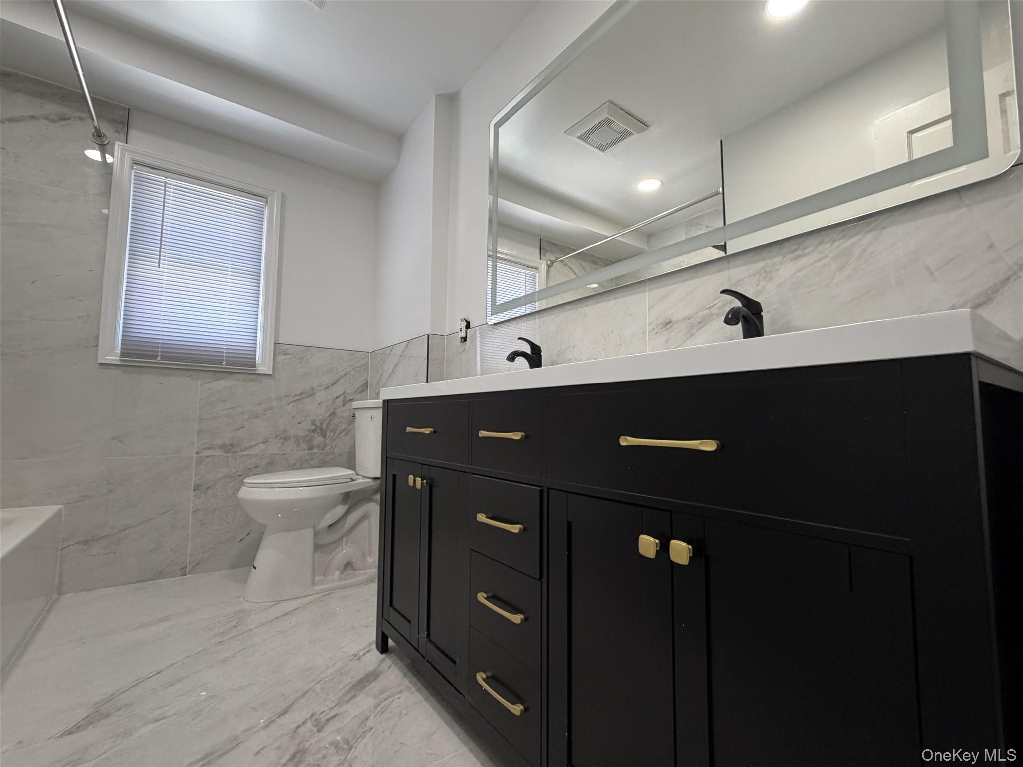 21 Cochran Place – For Rent photo 3