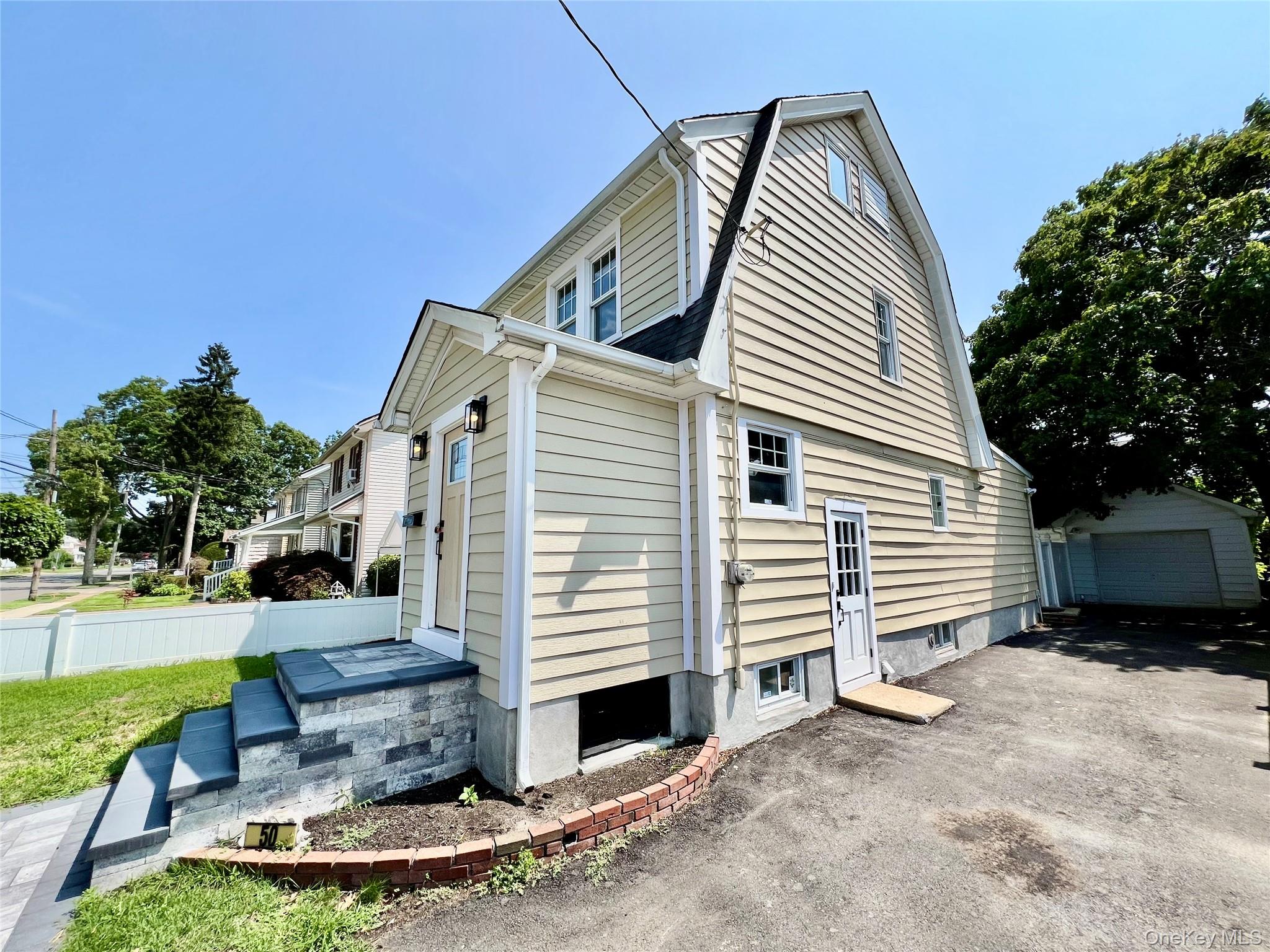 50 E Saint Marks Place – For Sale photo 2