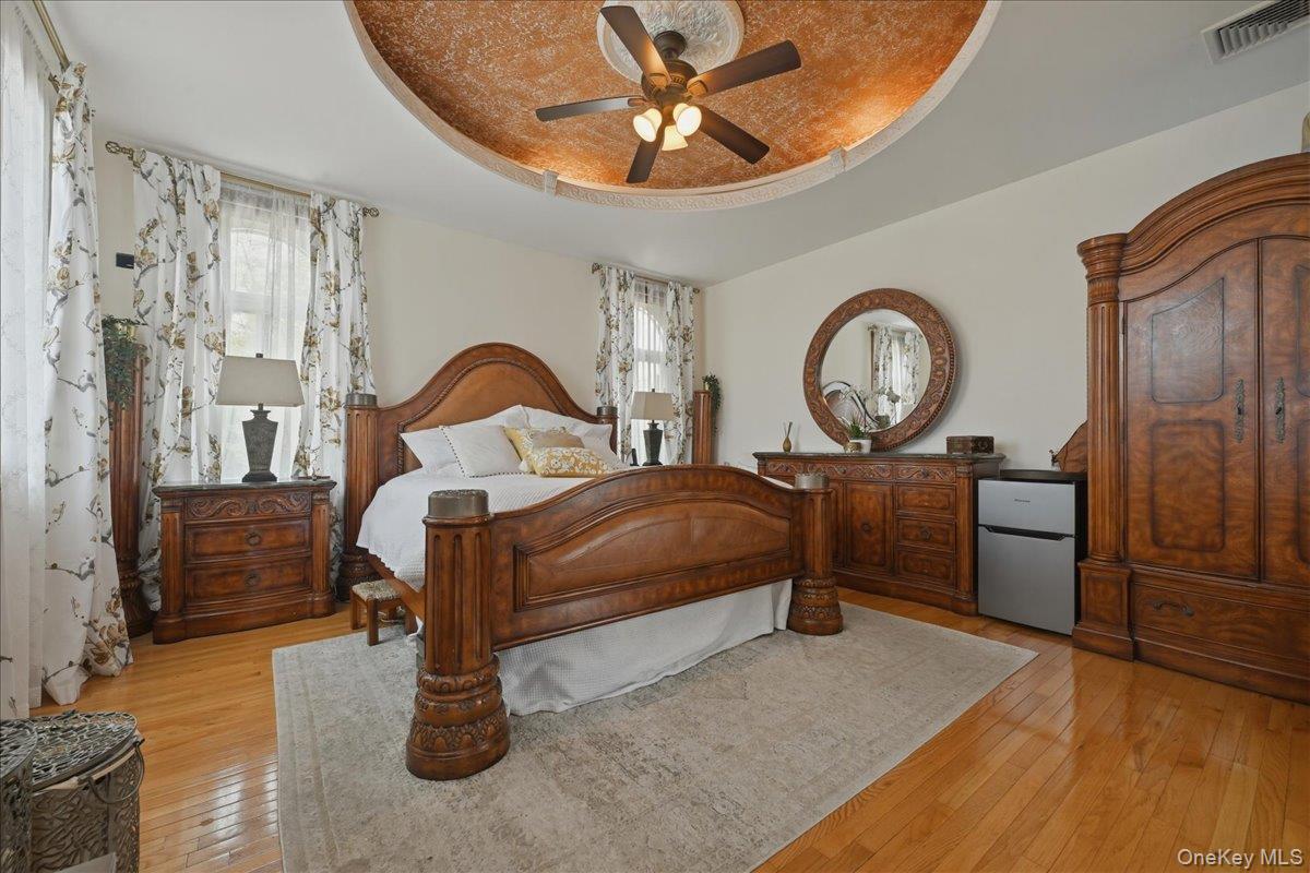 844 Park Lane – For Sale photo 20