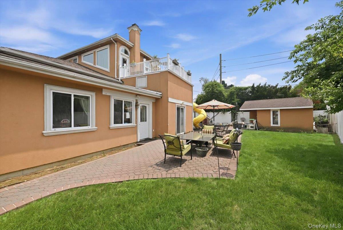 844 Park Lane – For Sale photo 35