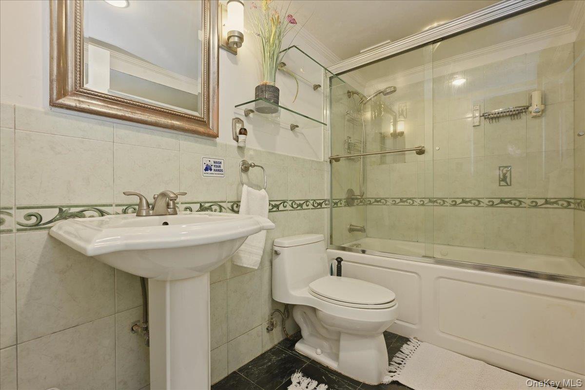 844 Park Lane – For Sale photo 28