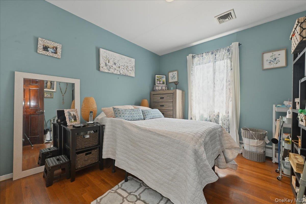 844 Park Lane – For Sale photo 15