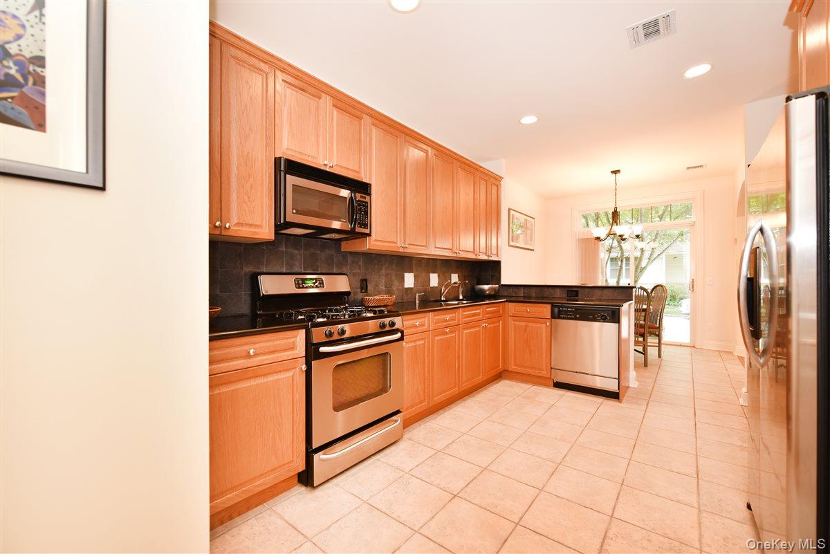 123 Links Court – For Sale photo 7