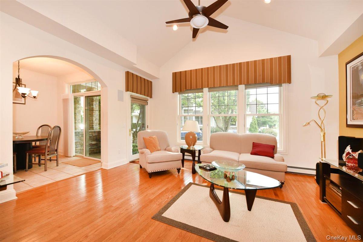 123 Links Court – For Sale photo 3