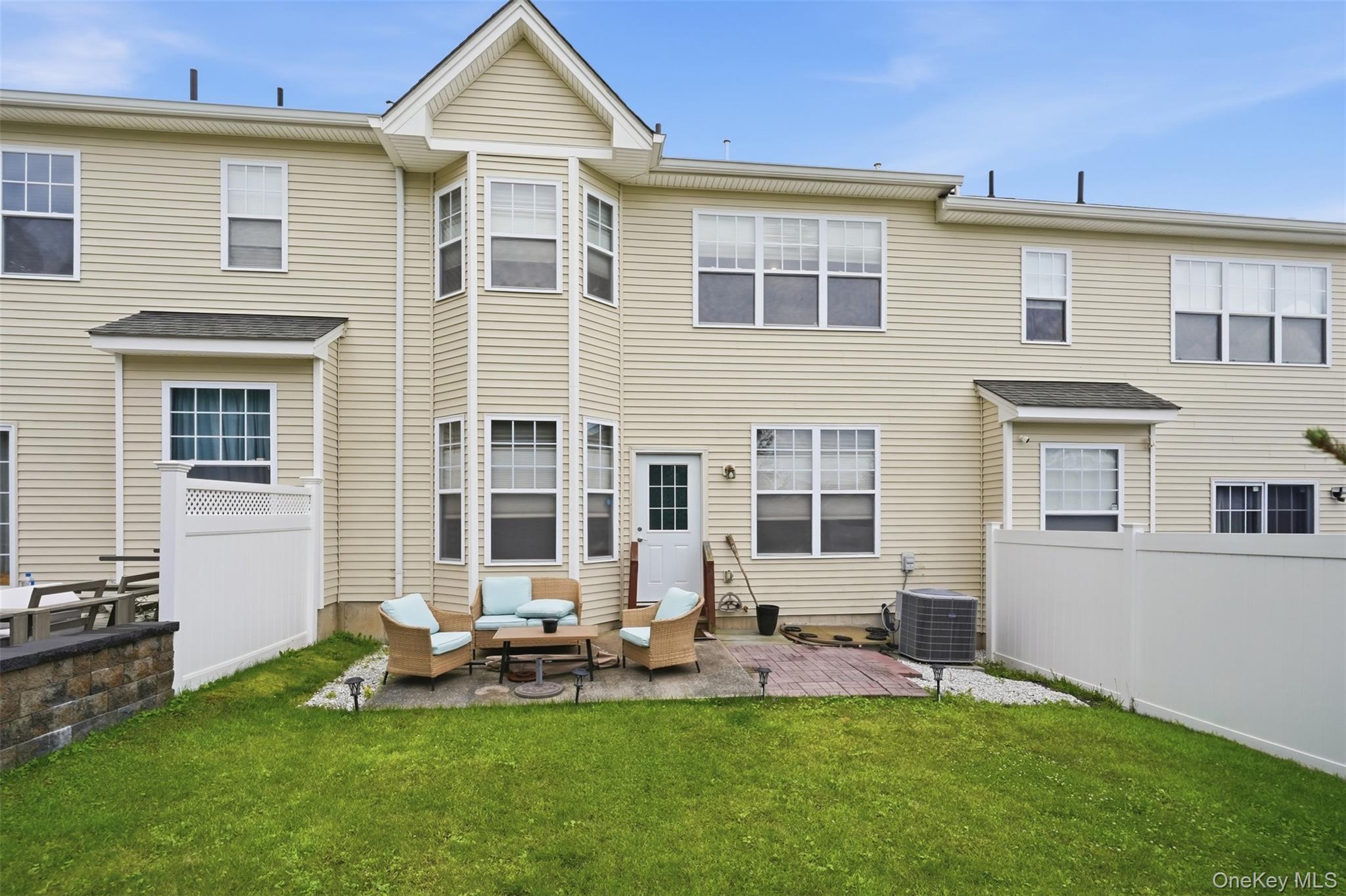 58 Cobblestone Lane – For Sale photo 3