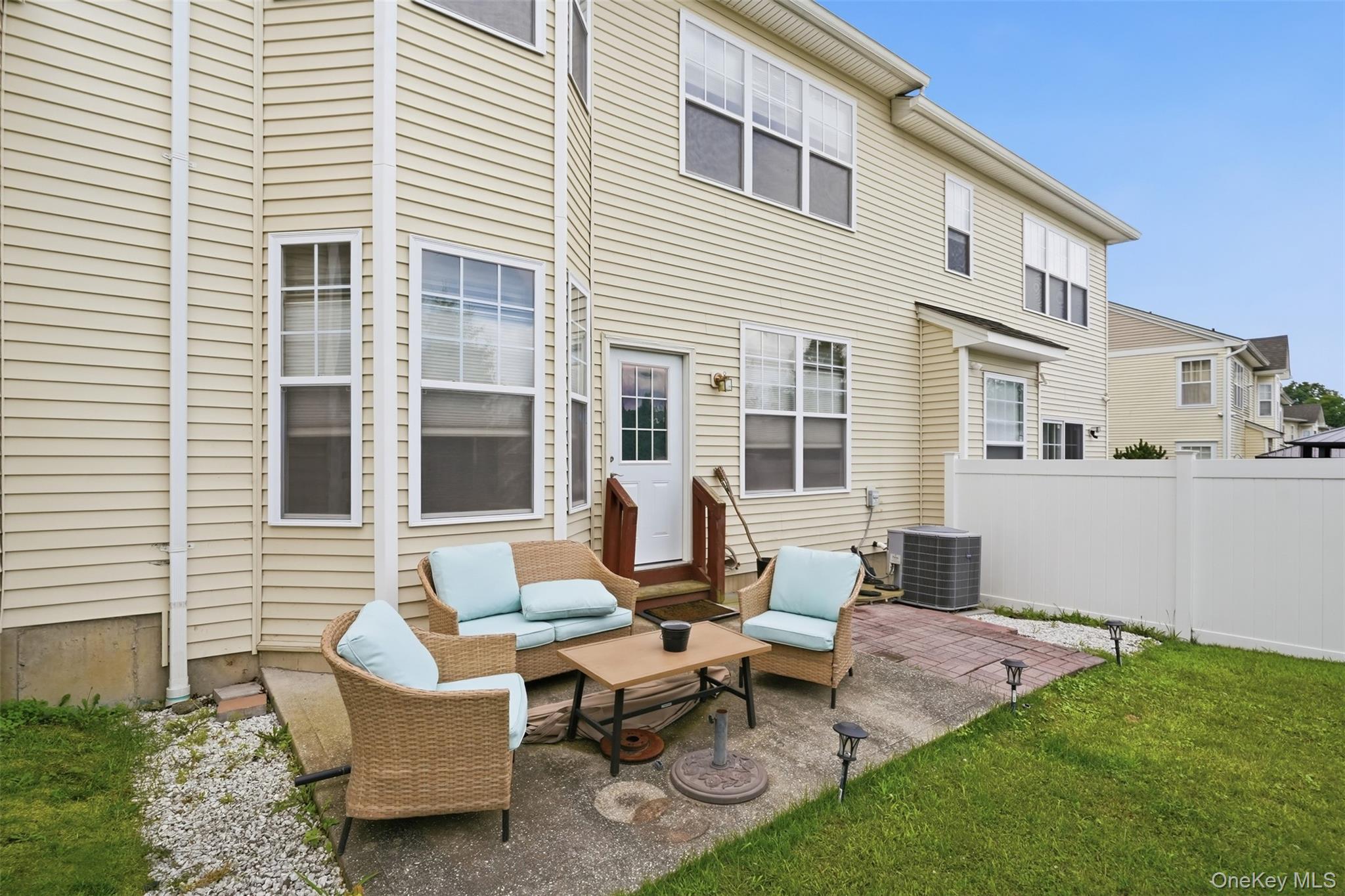 58 Cobblestone Lane – For Sale photo 38