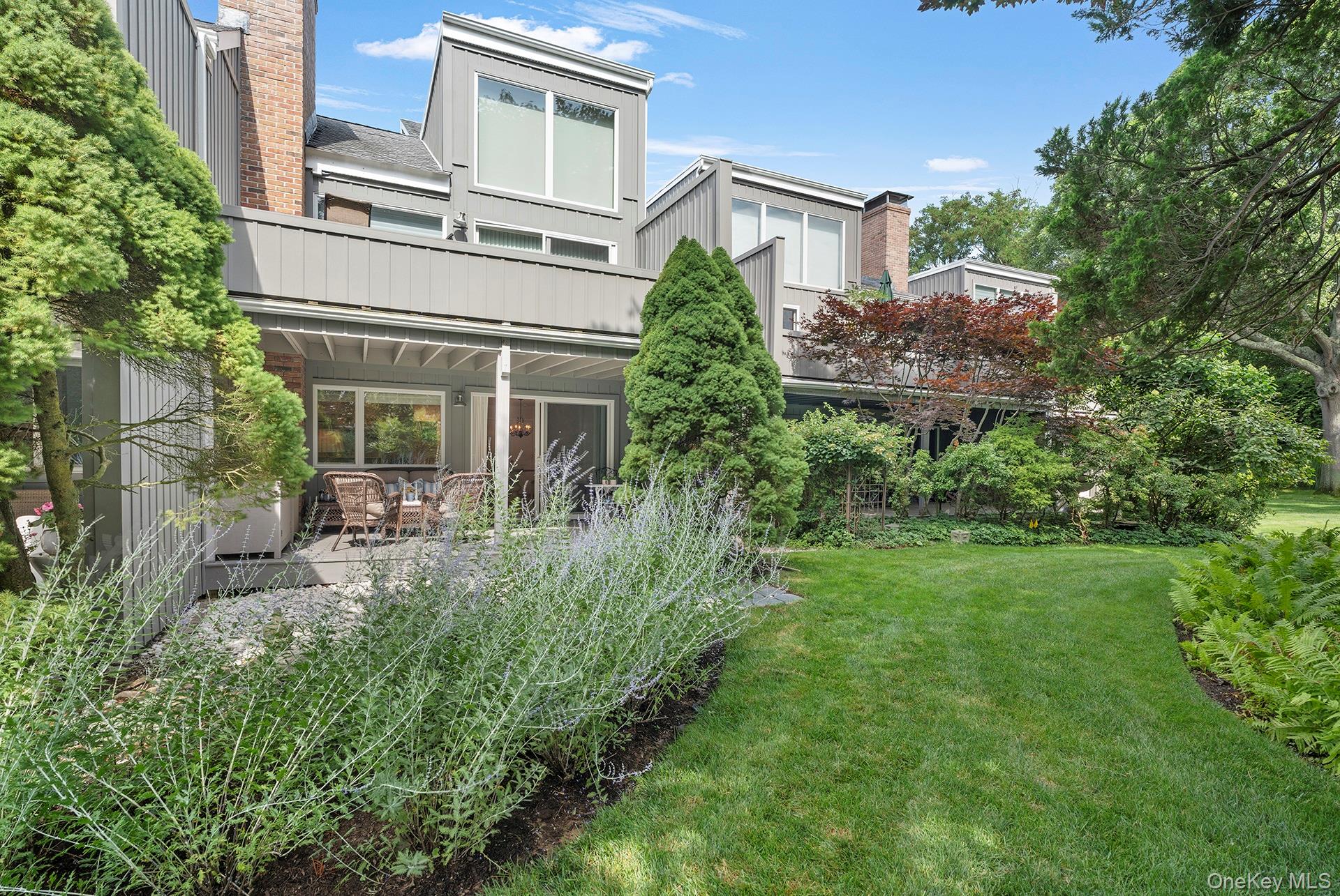 514 Pantigo Road, Unit 5
