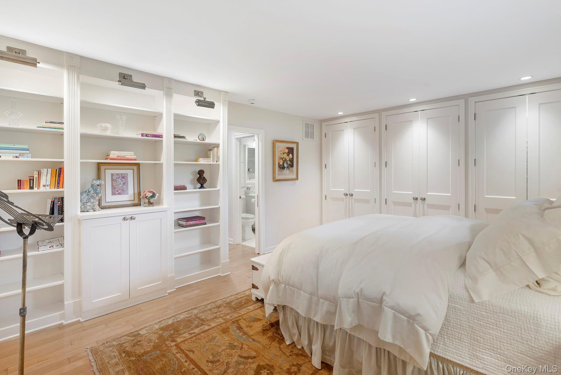 514 Pantigo Road, Unit 5 photo 13