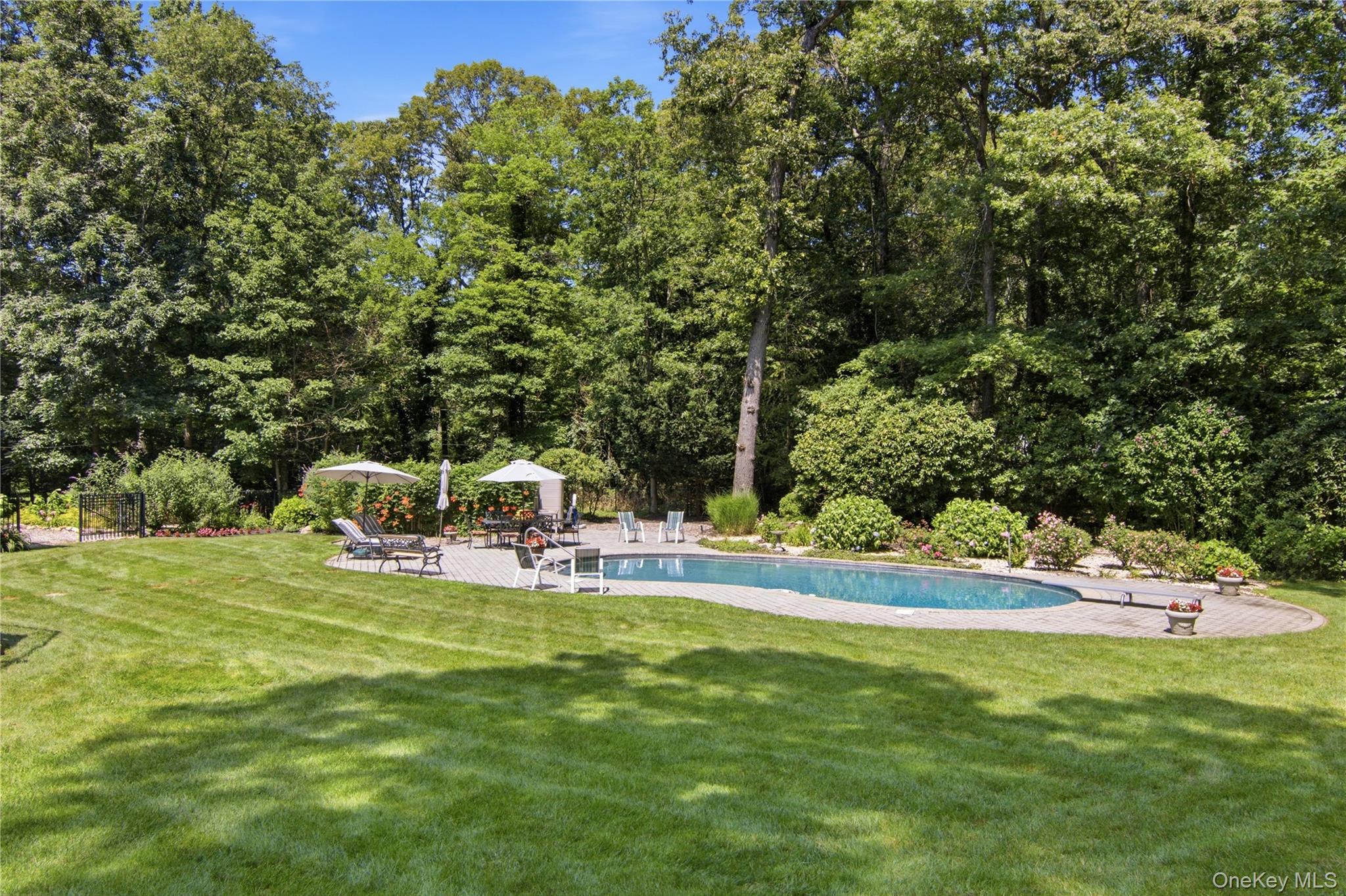 55 Meadow Glen Road – For Sale photo 37