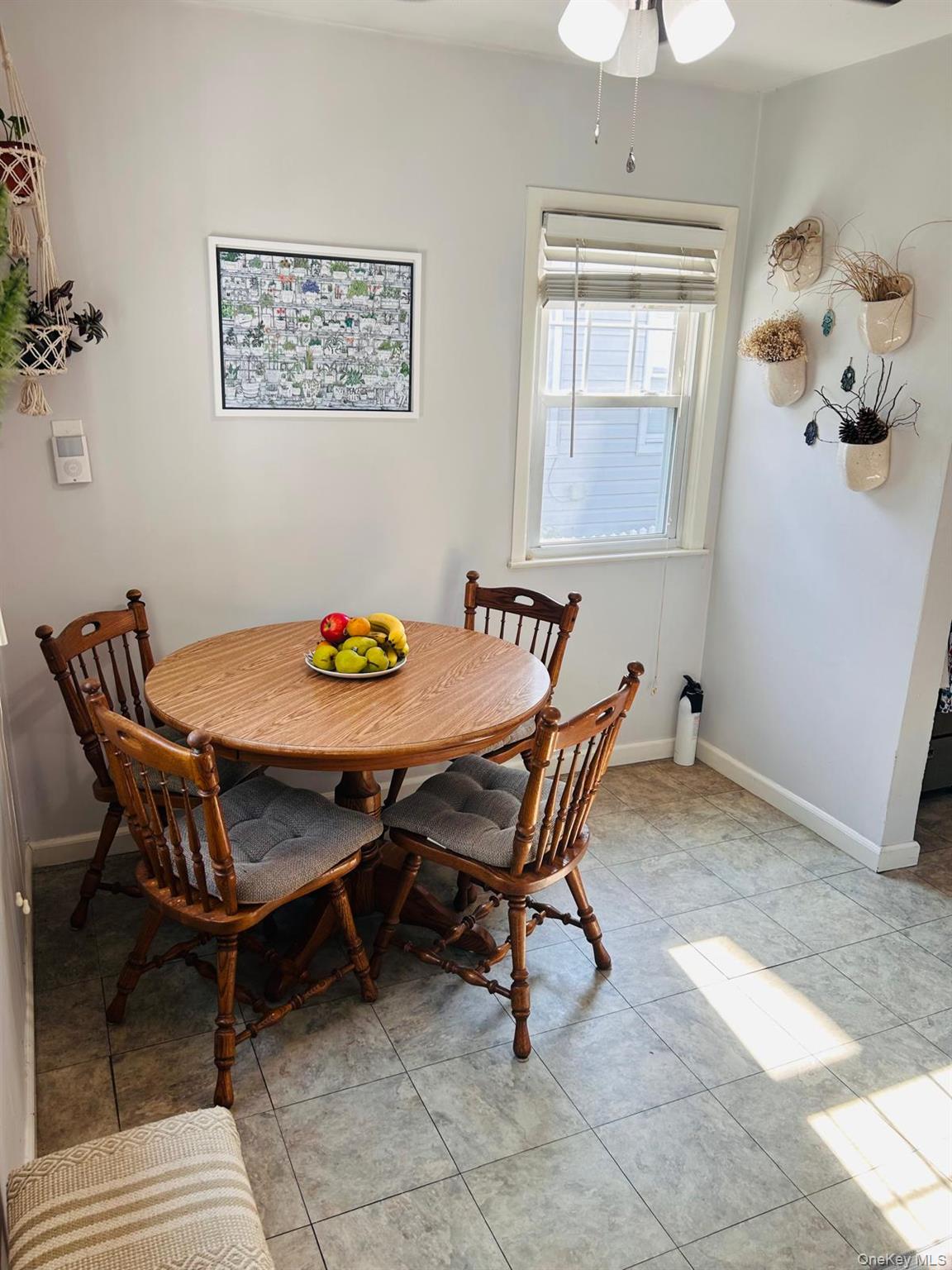 98 Albertson Place – For Sale photo 3