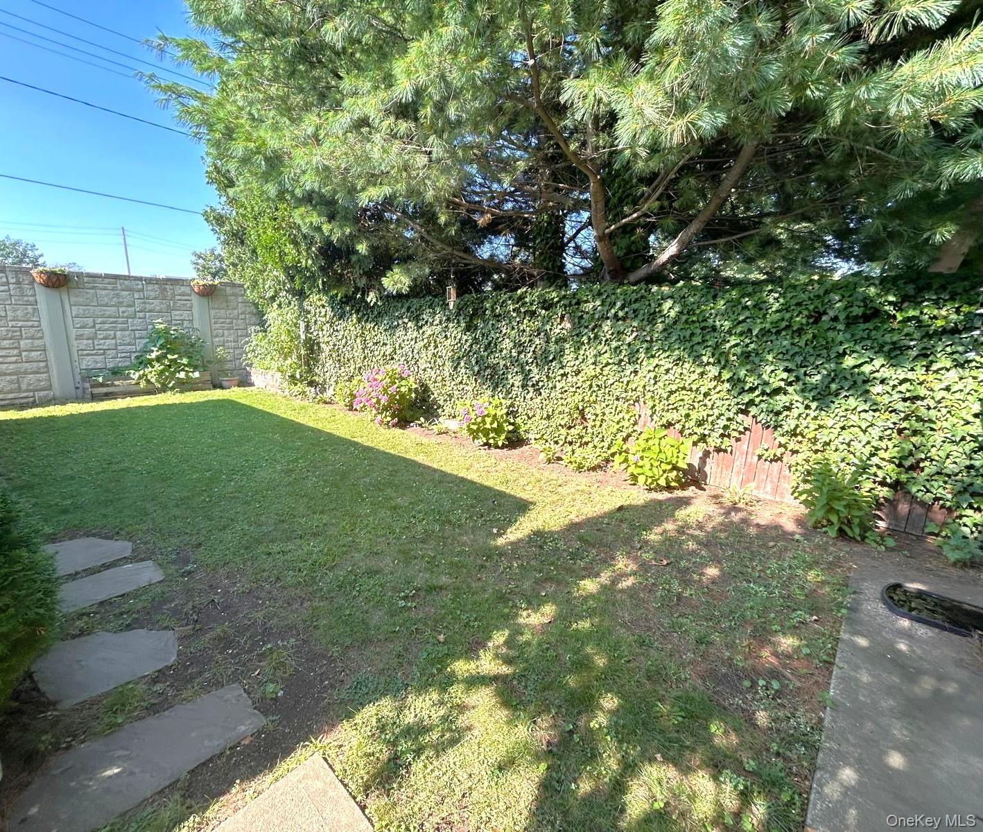 98 Albertson Place – For Sale photo 21