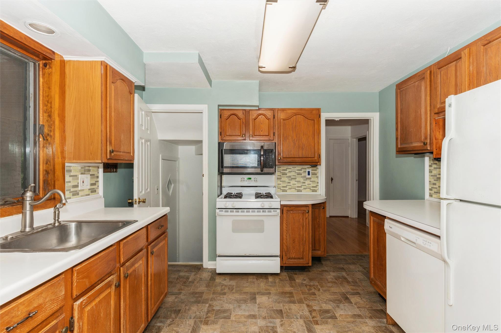 1493 New Hyde Park Drive – For Sale photo 5