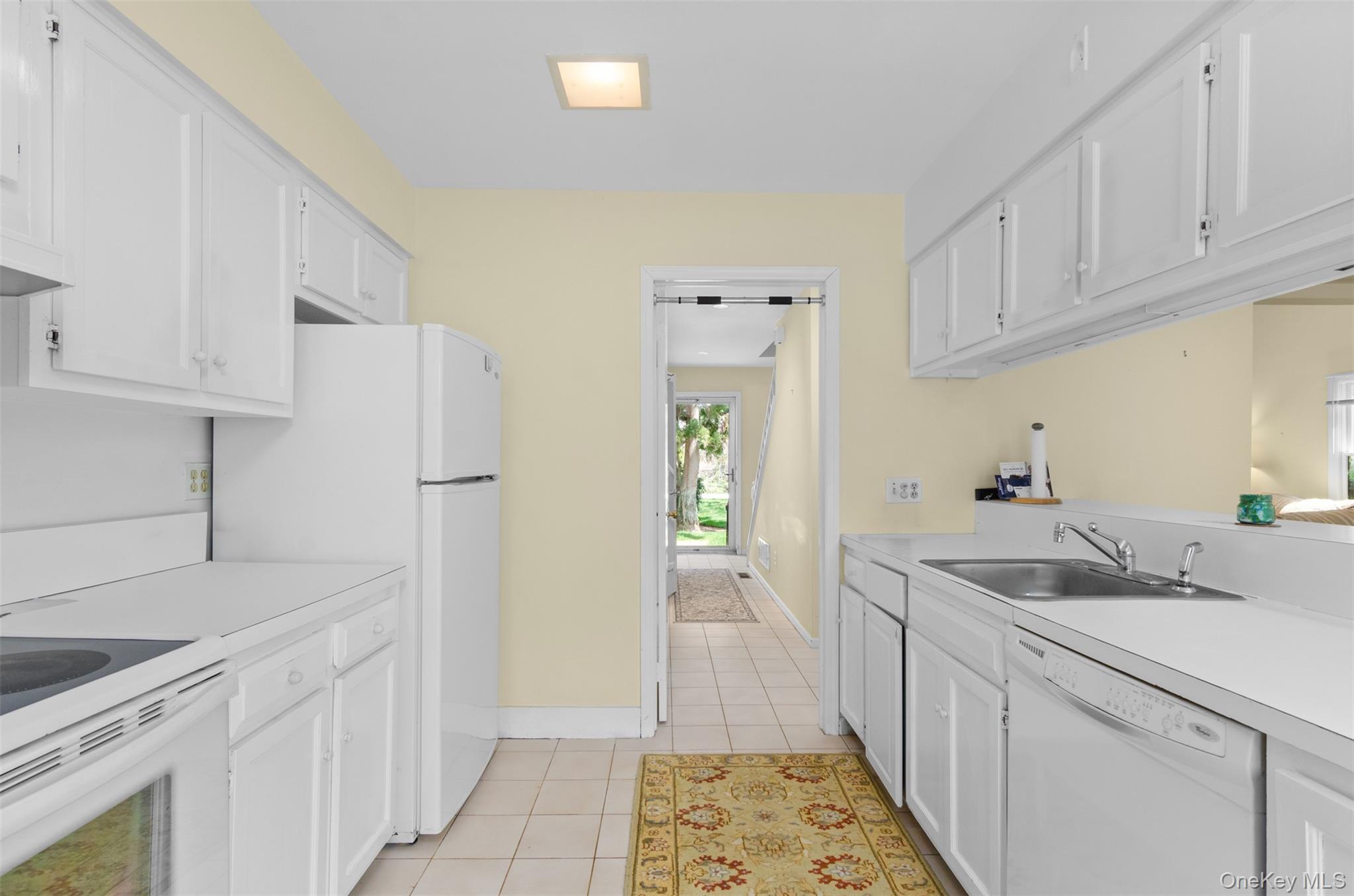 570 Hampton Road, Unit 31 photo 10
