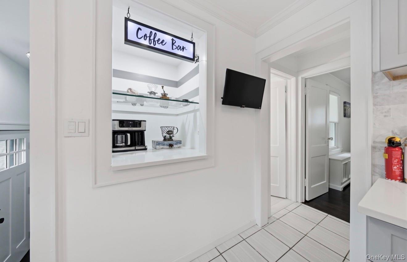 8 Rosewood Avenue – For Rent photo 9