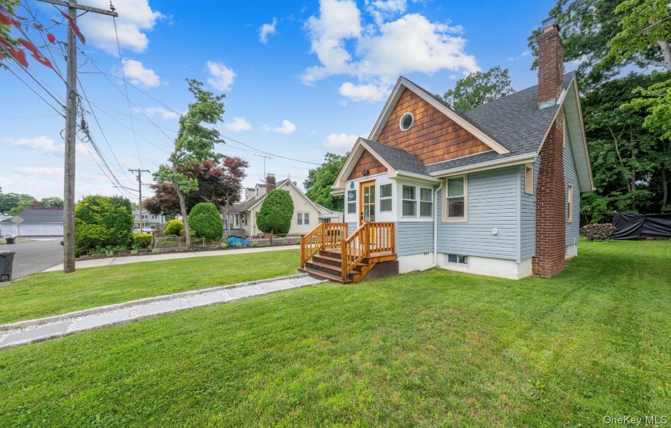 8 Rosewood Avenue – For Rent