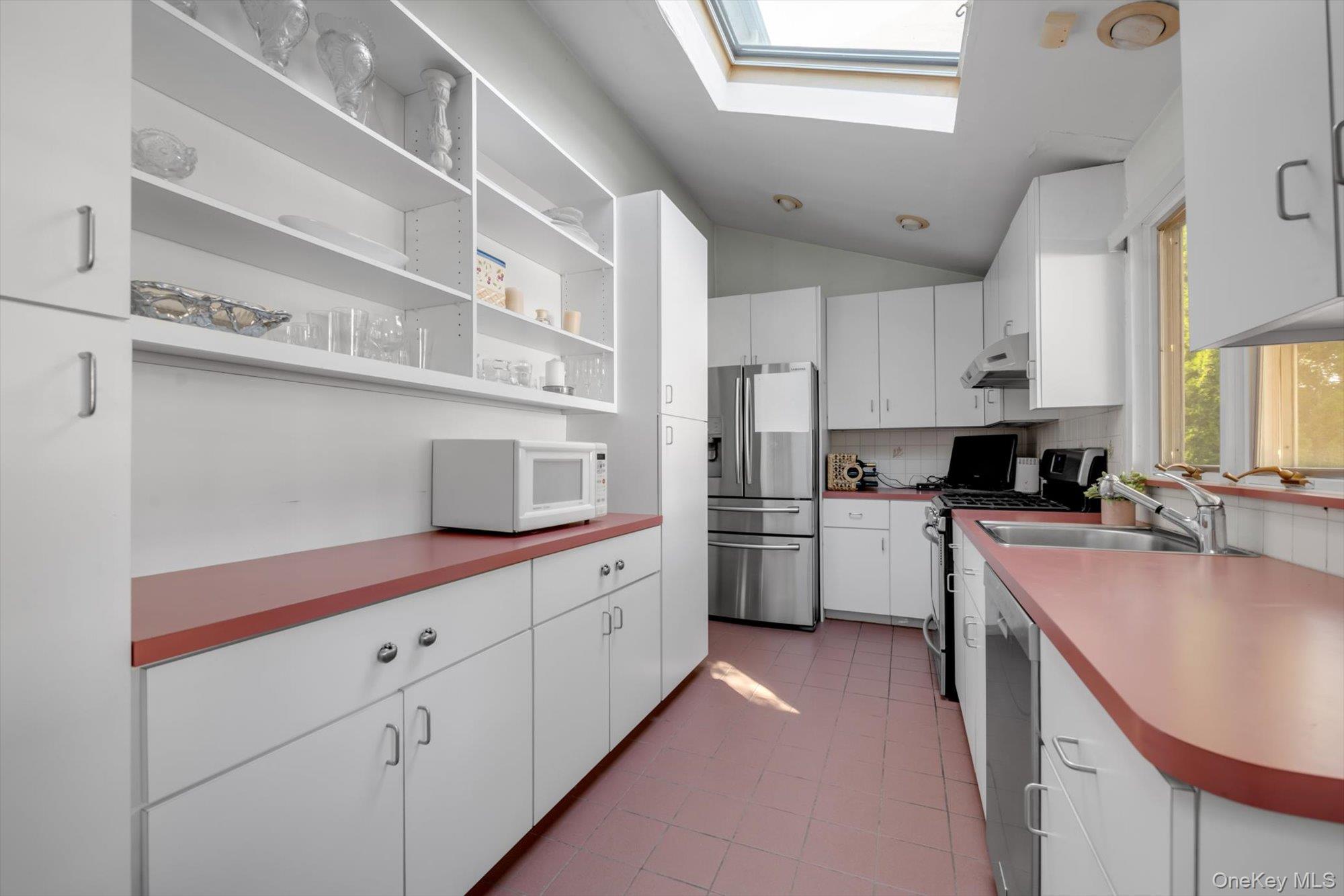 47-11 Belmont Road – For Sale photo 5