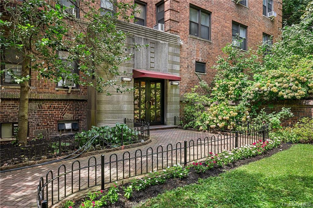 3015 Riverdale Avenue, Unit 5F photo 4
