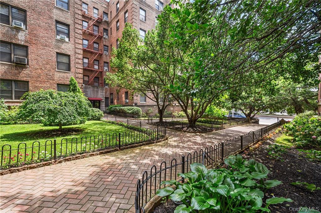 3015 Riverdale Avenue, Unit 5F photo 3
