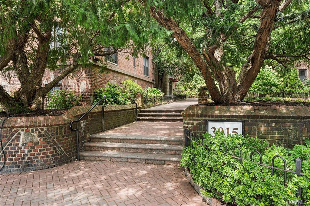 3015 Riverdale Avenue, Unit 5F photo 2
