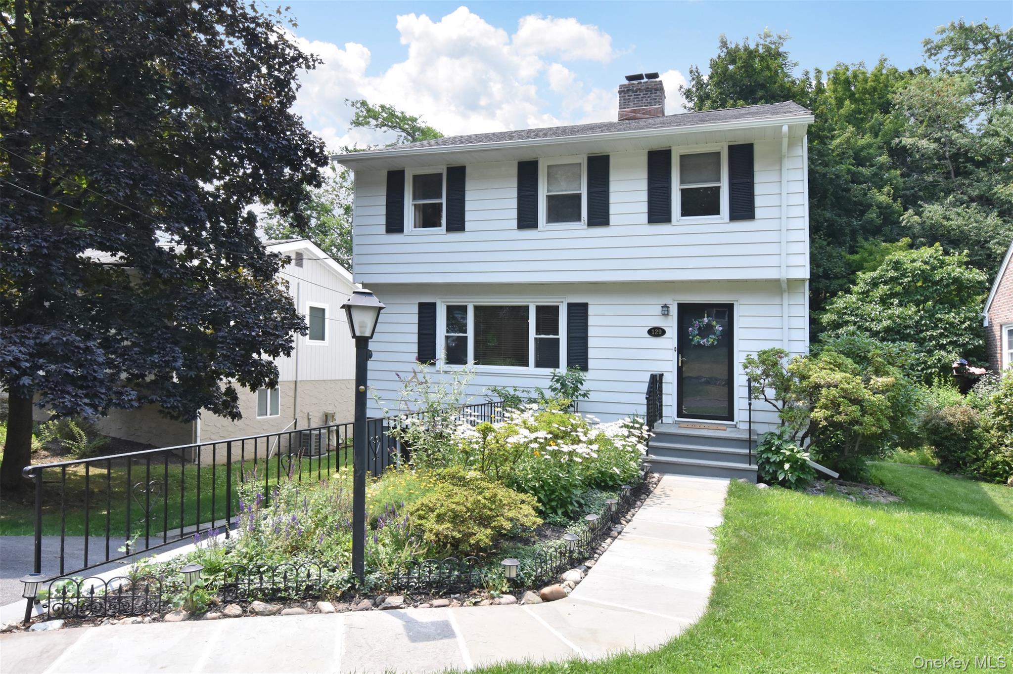 129 Hilldale Road – For Sale photo 3