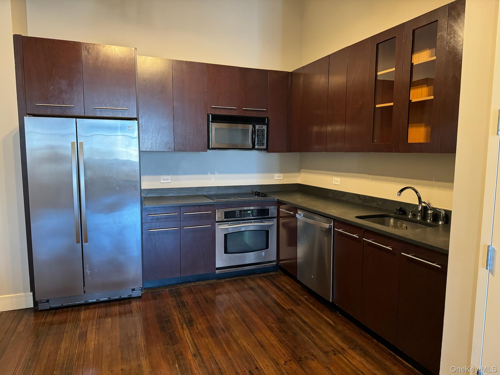 25 Leroy Place, Unit 405 photo 8