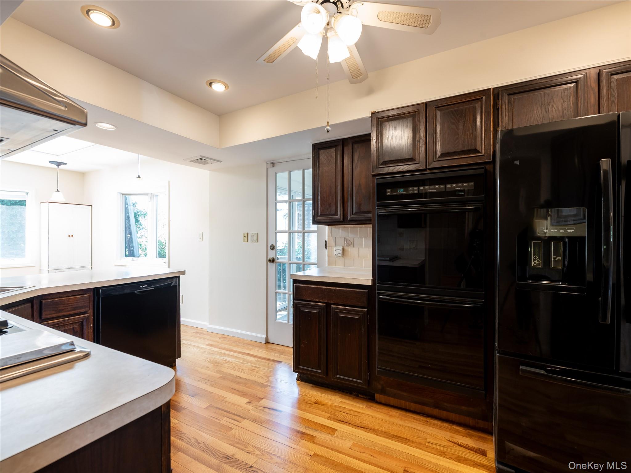 91 Pickwick Road – For Rent photo 15