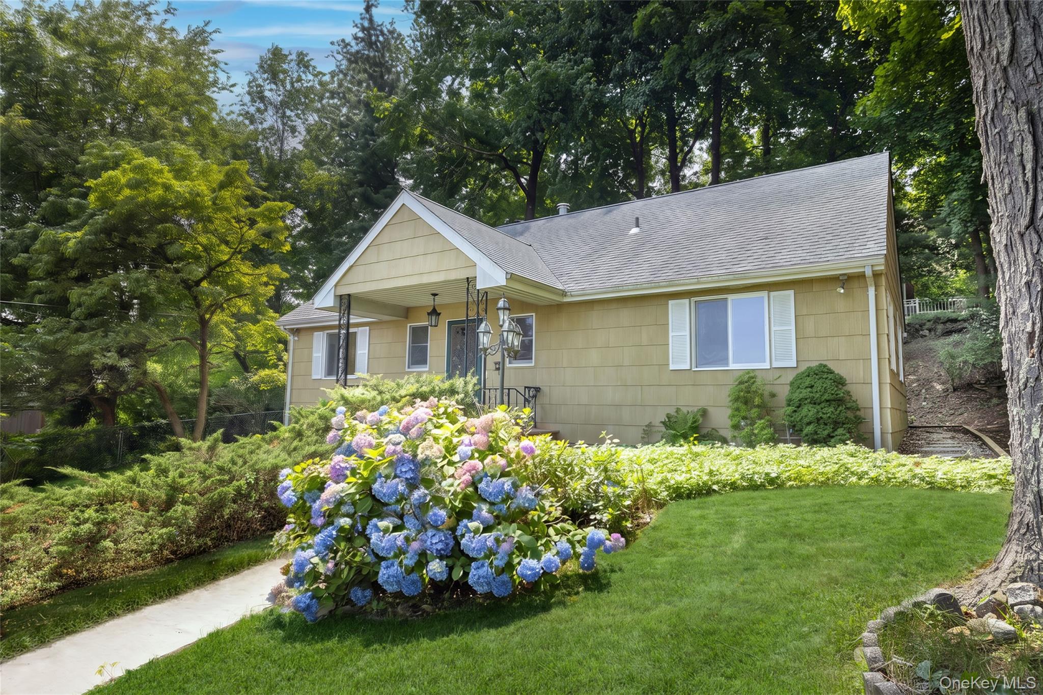64 Bradley Street – For Sale