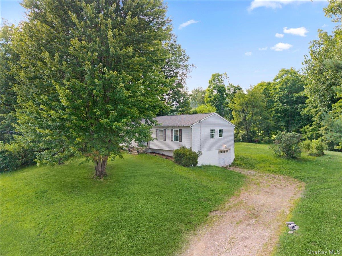 39 N Farm Drive – For Sale photo 2