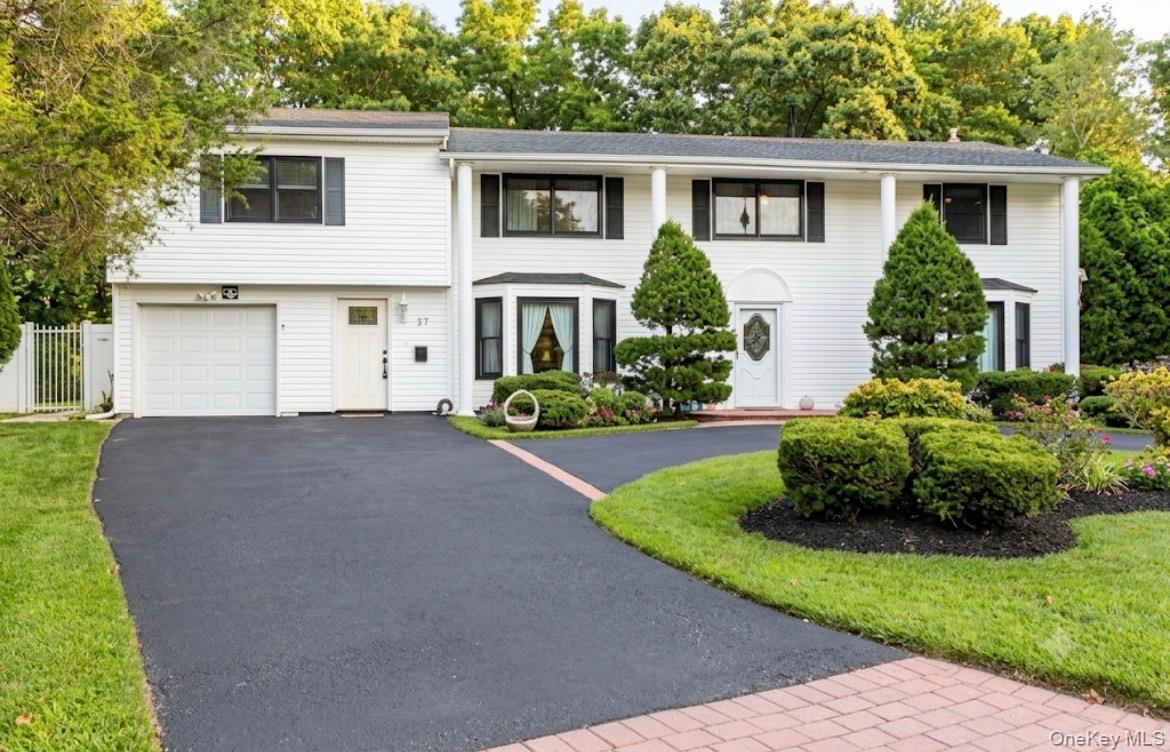 27 Stuart Drive – For Rent