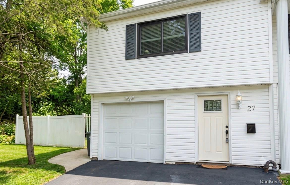 27 Stuart Drive – For Rent photo 2