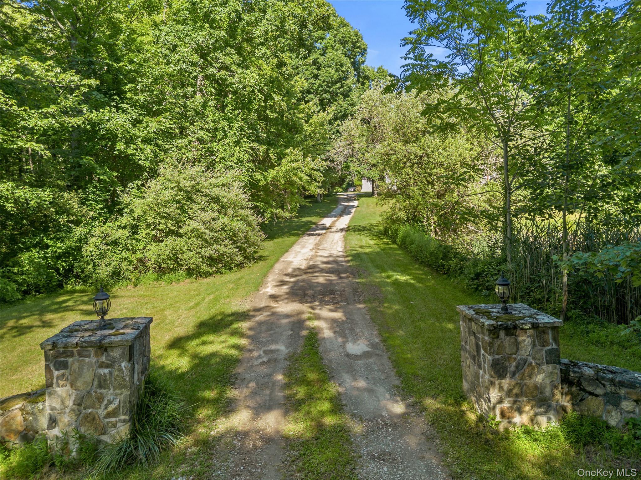 202 McManus Road N – For Sale