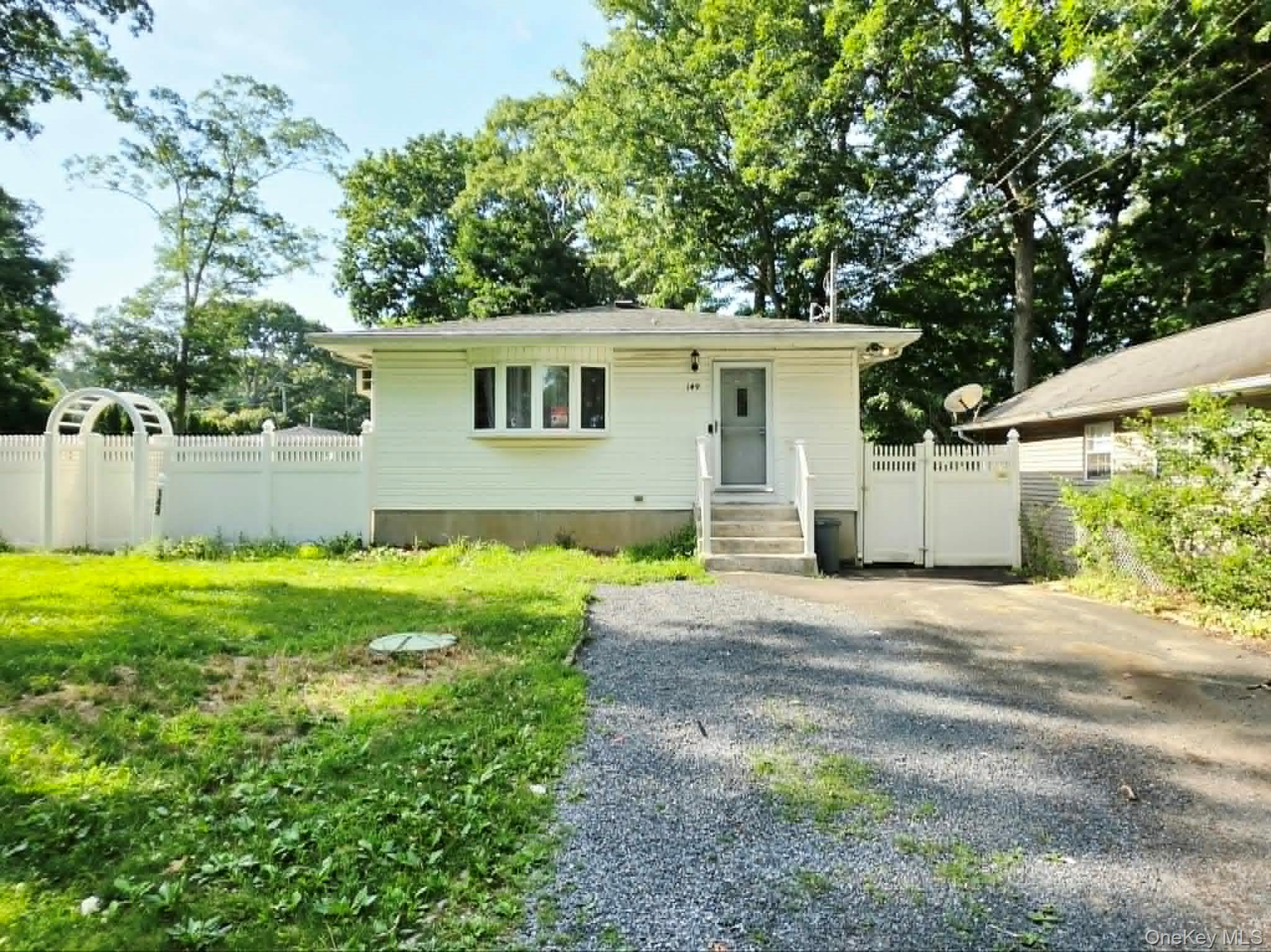 149 Moriches Avenue – For Sale photo 2