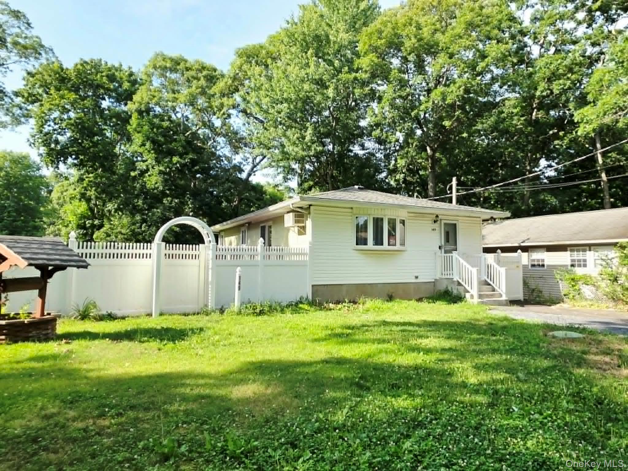 149 Moriches Avenue – For Sale photo 3