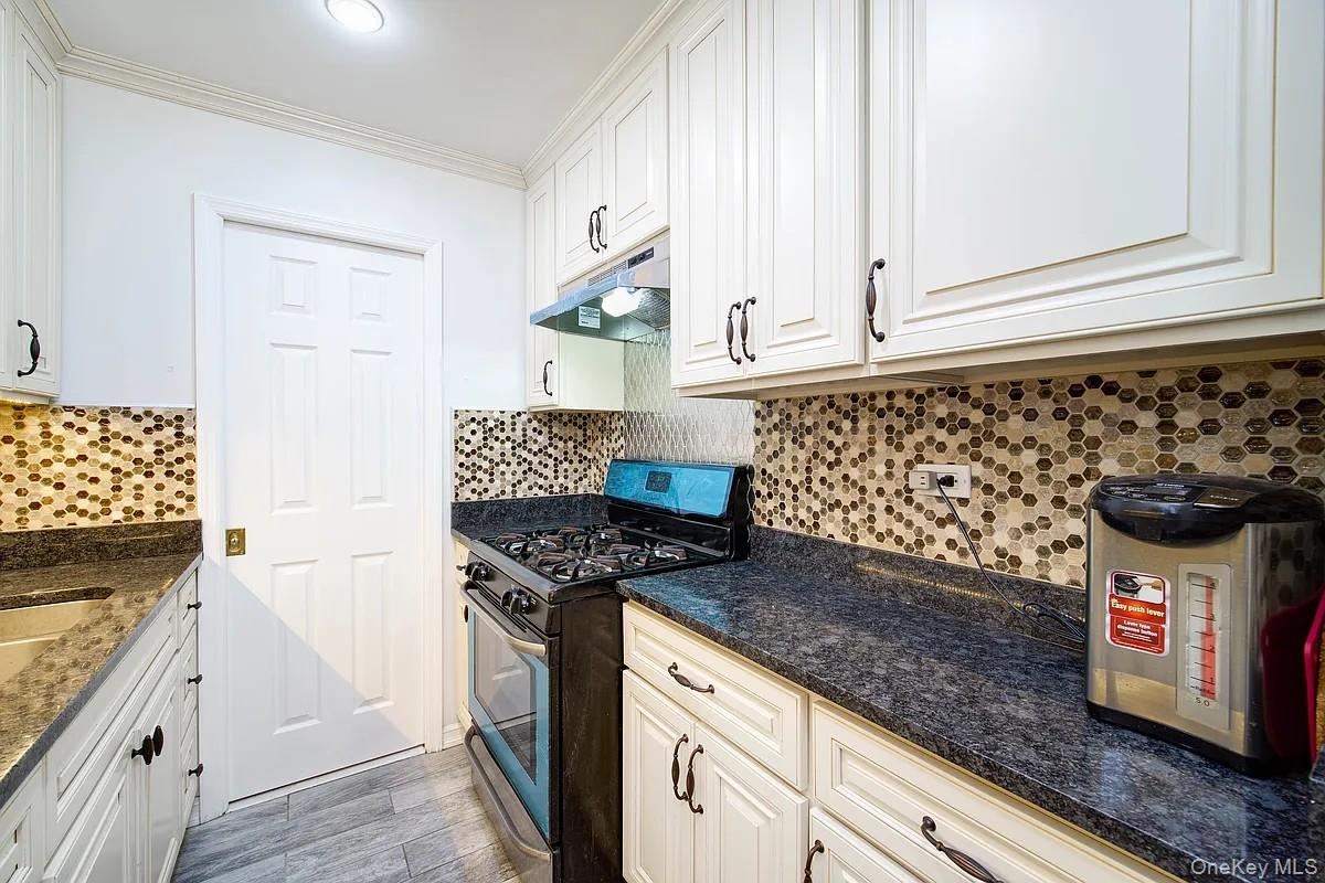 99-05 59th Avenue, Unit 2A photo 2